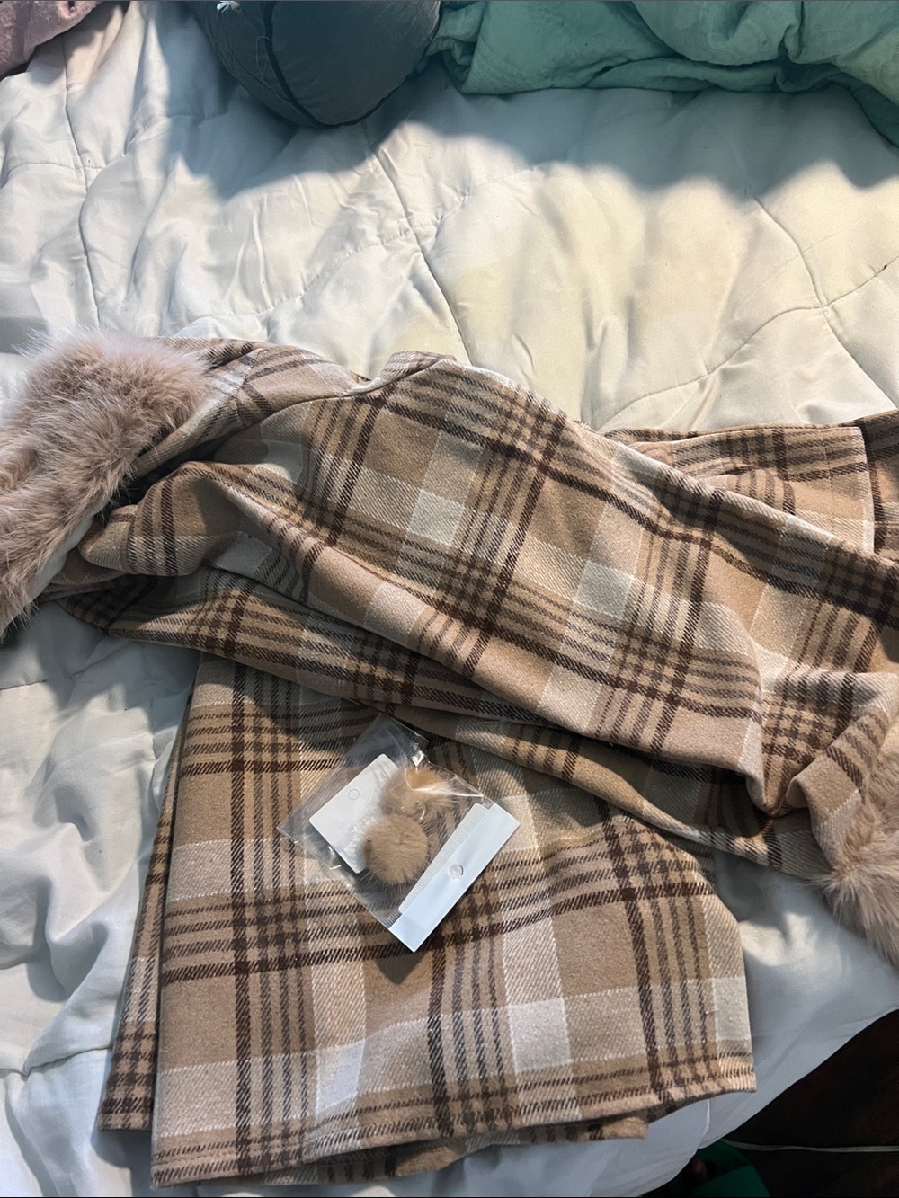 Rue21 Tan and Beige Plaid Blazer with Faux Fur Accent includes matching earrings